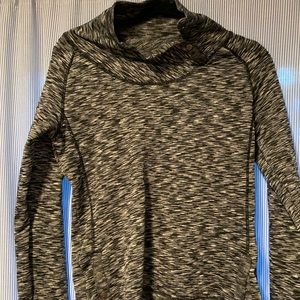 Avalanche snap neck pullover!